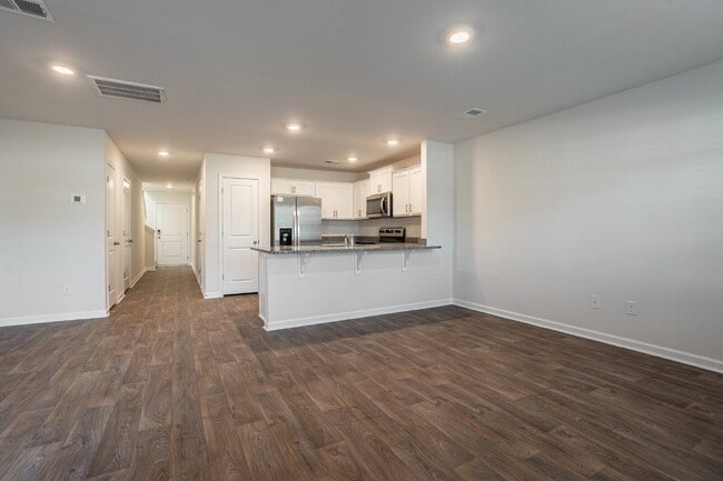 Building Photo - End unit! Available Early June!