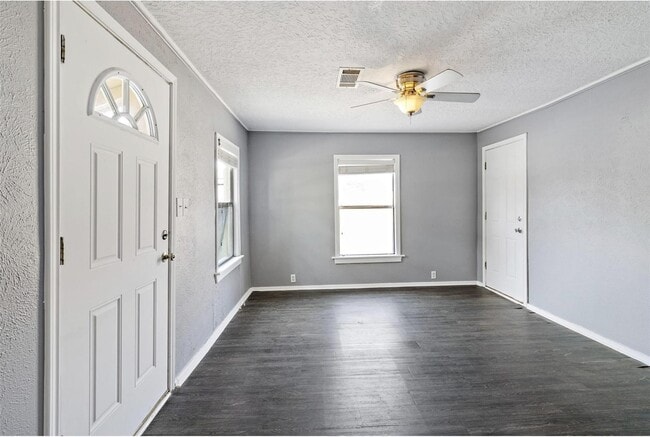 Building Photo - 1504 Polk Ave