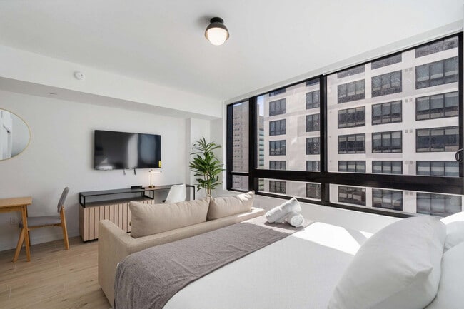 Building Photo - 225 N Miami Ave