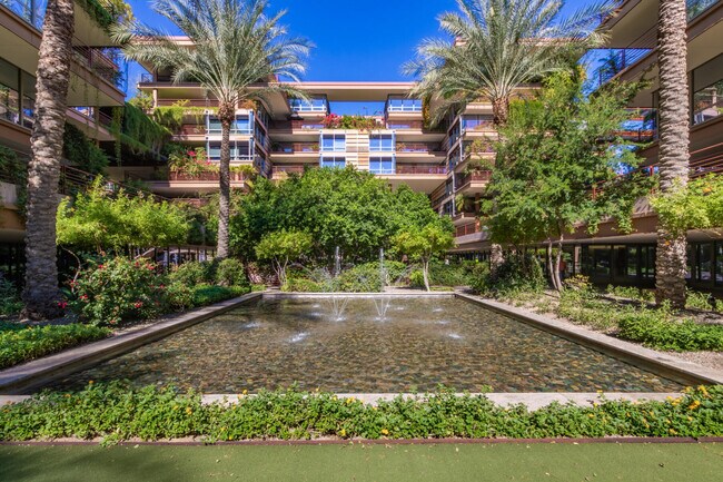 Building Photo - 7131 E Rancho Vista Dr