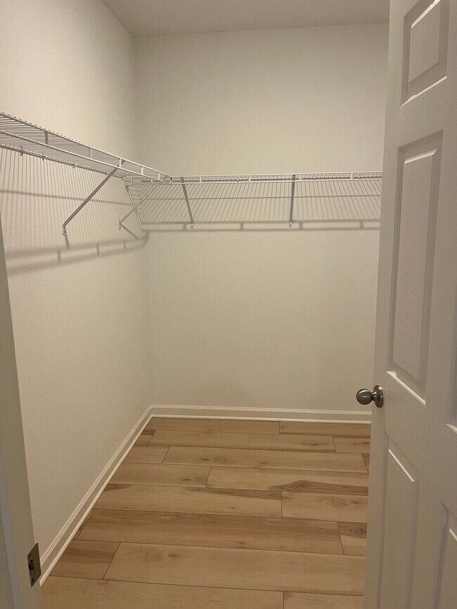 Building Photo - 377 Snook Pl