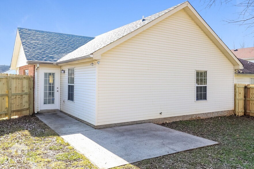 Building Photo - 526 Freedom Ct