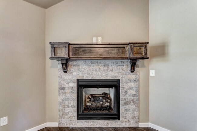 Building Photo - NEWER HOME IN MUSTANG SCHOOL DISTRICT AVAI...