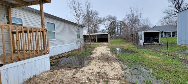 Building Photo - 405 Battlebell Rd