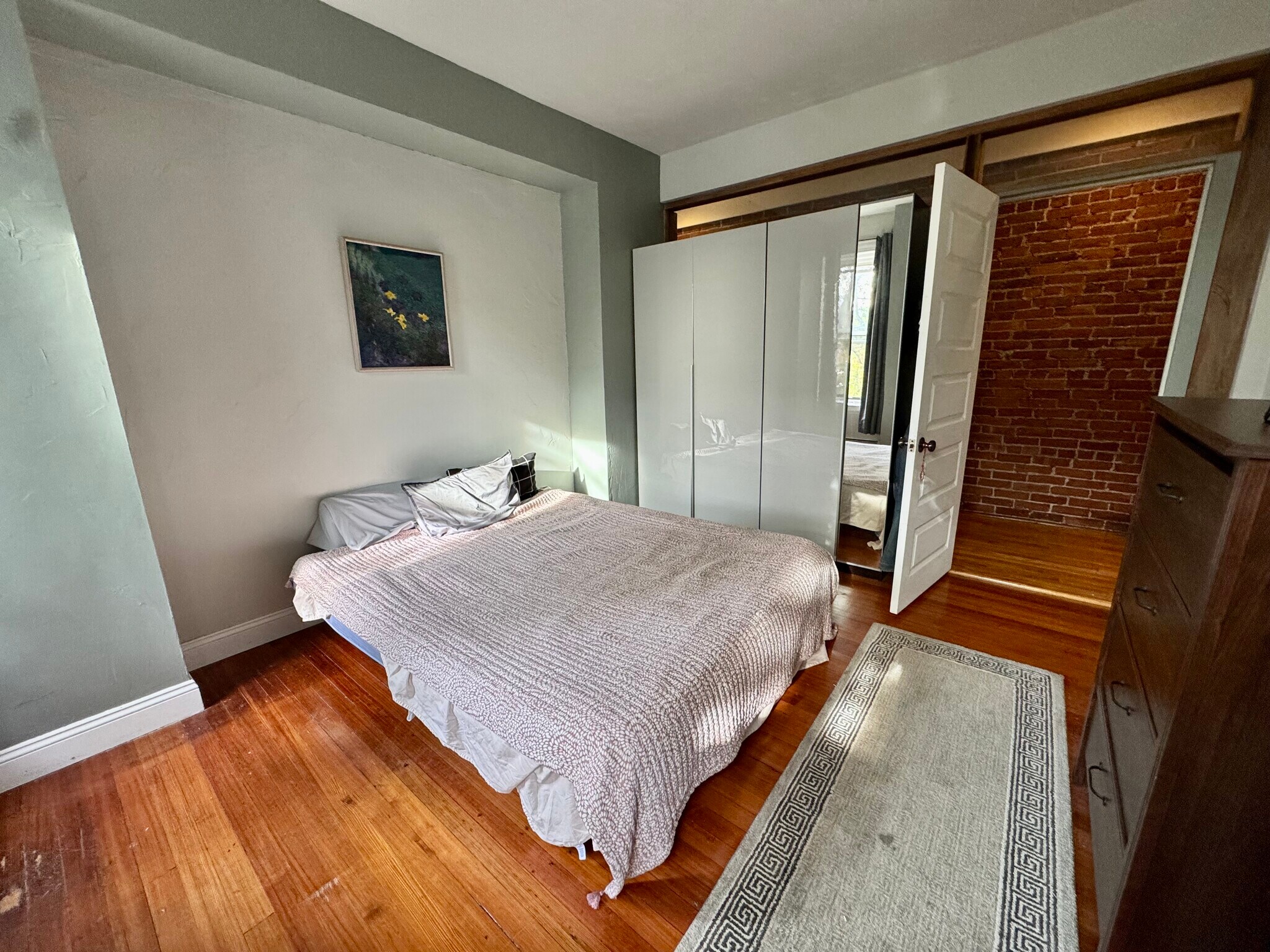 Building Photo - 48 Kent St