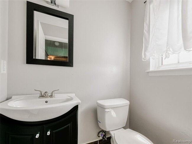 Building Photo - 34763 Maple Ln Dr