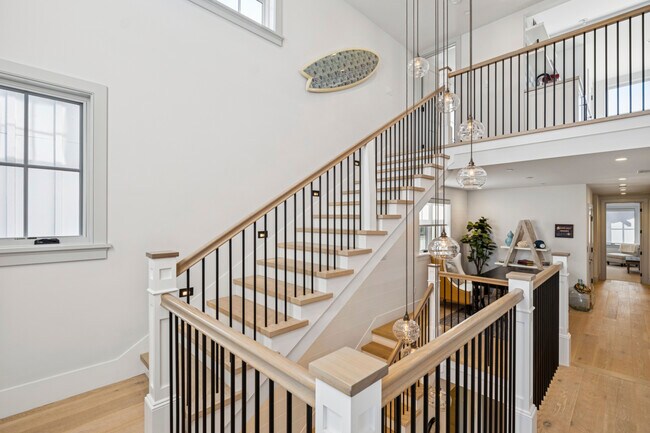 Building Photo - 503 L St