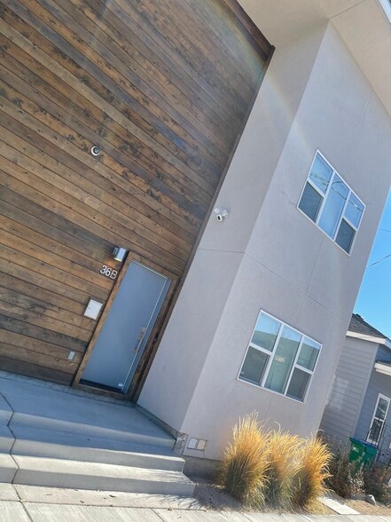 Building Photo - 36 S Park St