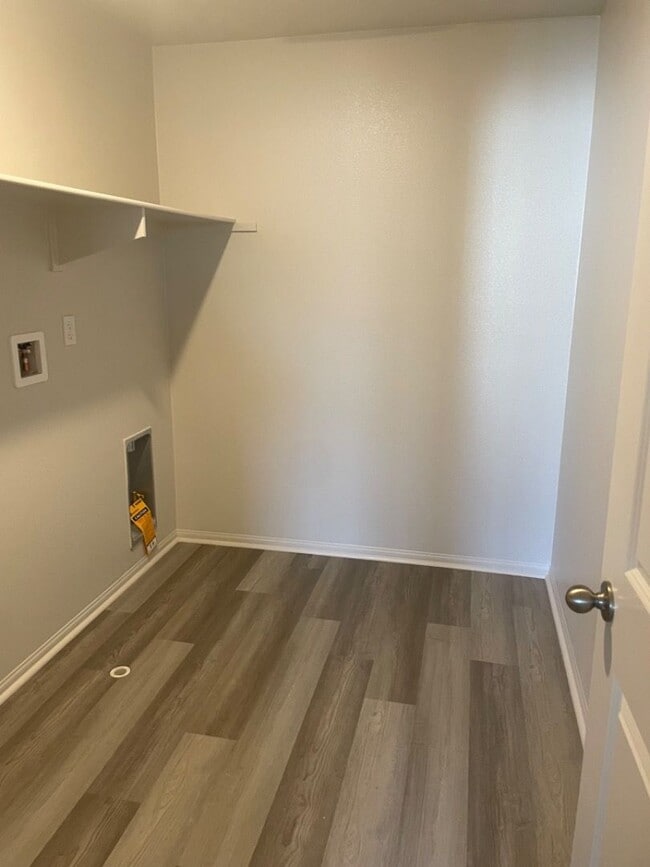 Building Photo - Beautiful New Home