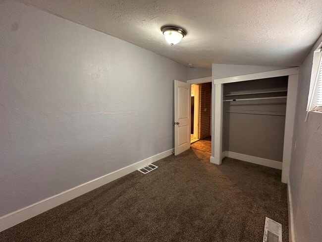 Building Photo - 3 Bedroom Home Across From Trolley Square