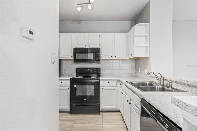 Building Photo - 5513 Legacy Crescent Pl