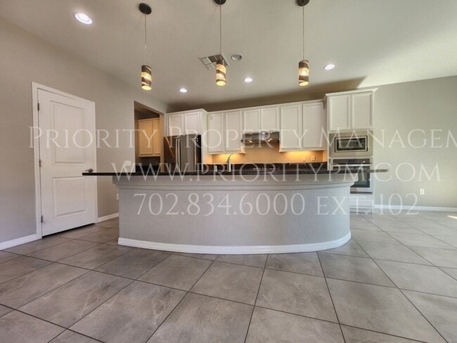 Building Photo - ~~COMING SOON~~Stunning SW Beauty! 4 Bedro...