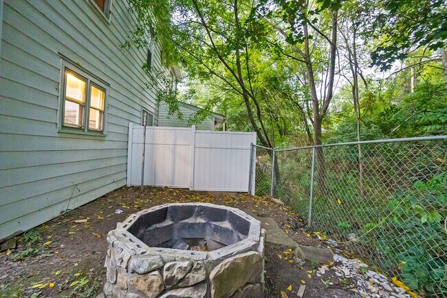 Building Photo - 3Bed/1Bath Home in Freemansburg