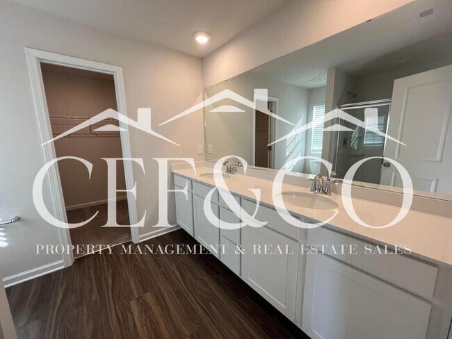 Building Photo - Spacious 5-Bedroom Home with Loft, 2-Car Garage & Neighborhood Amenities