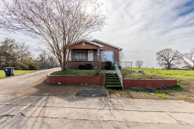 Building Photo - 3/2 in Birmingham