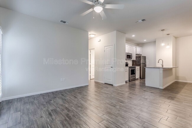 Building Photo - 2405 N Hickory St