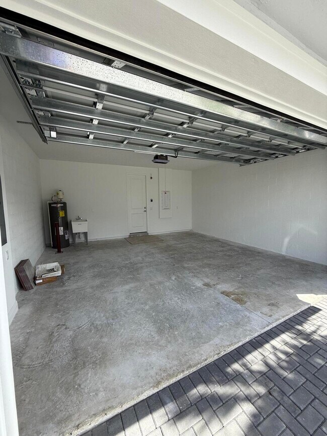 Building Photo - 4718 Longwood Lk Sq