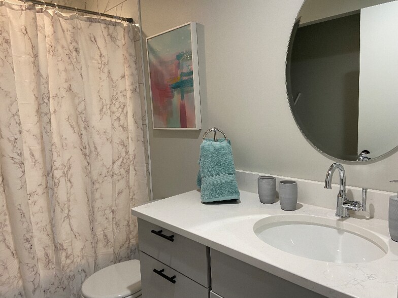 Building Photo - 204 SW Normandy Rd