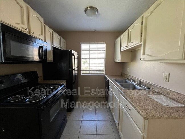 Building Photo - 418 Failla Rd