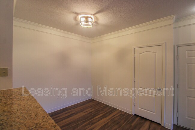 Building Photo - 1300 Park W Blvd