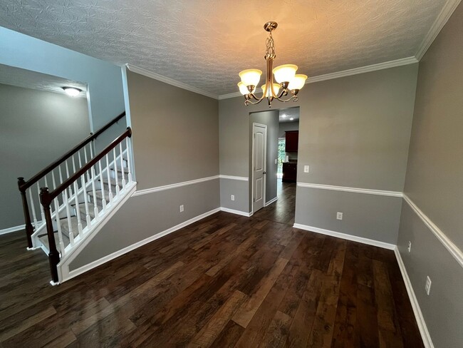 Building Photo - Modern Amenities. Urban Location. Sophisti...