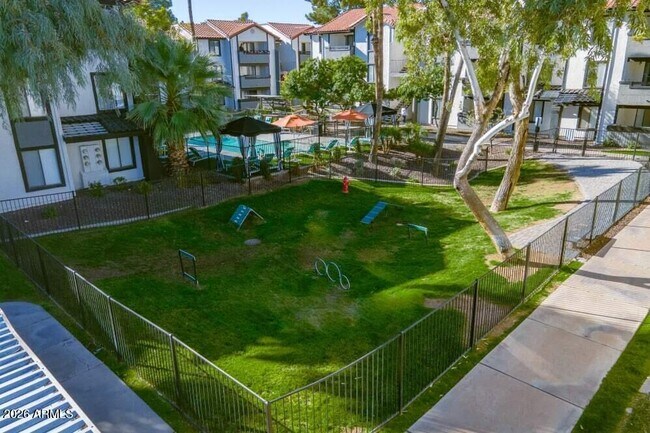 Building Photo - 1975 E University Dr