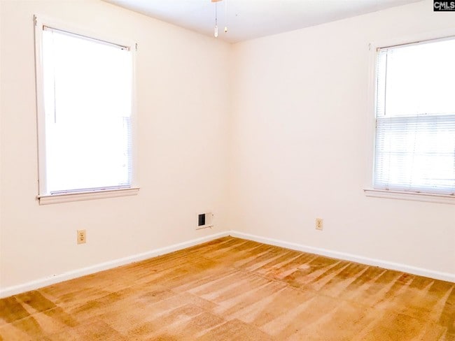 Building Photo - 225 Stirlington Rd