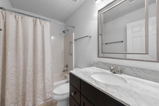 Building Photo - 383 Mirabelle Dr