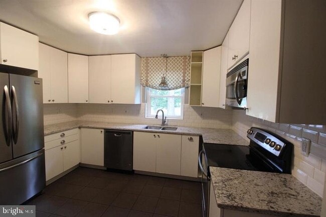 Building Photo - 4401 Jackson Pl