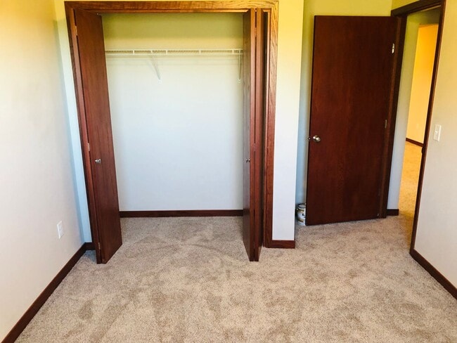 Building Photo - Townhome - Stonebridge Farms