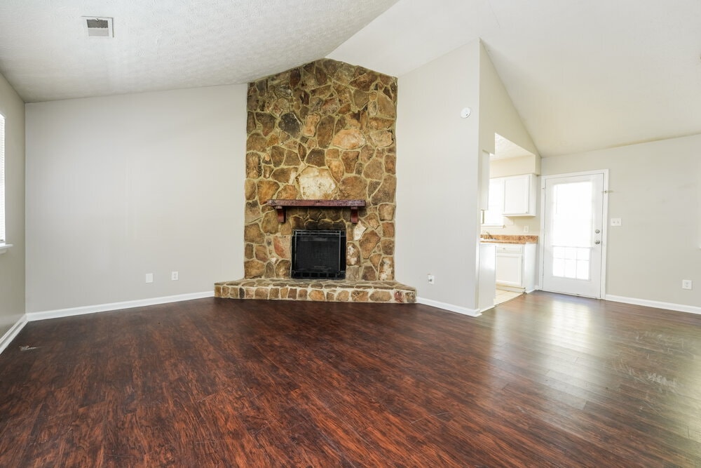 Building Photo - 488 Carillon Ln