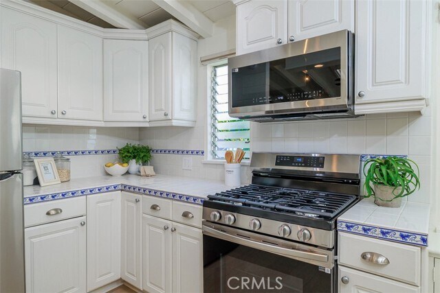 Building Photo - 1225 Gaviota Dr