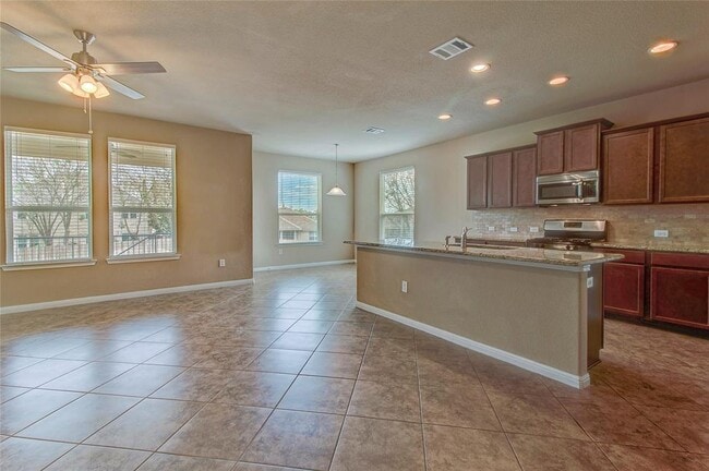 Building Photo - 225 Deep Creek Dr