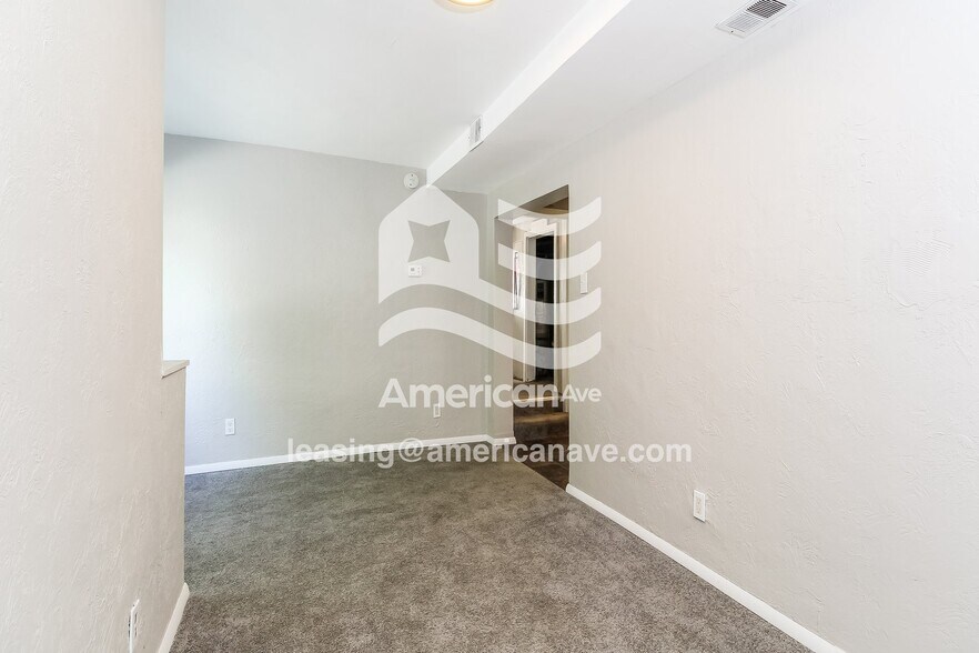 Building Photo - 1407 Maple Ave
