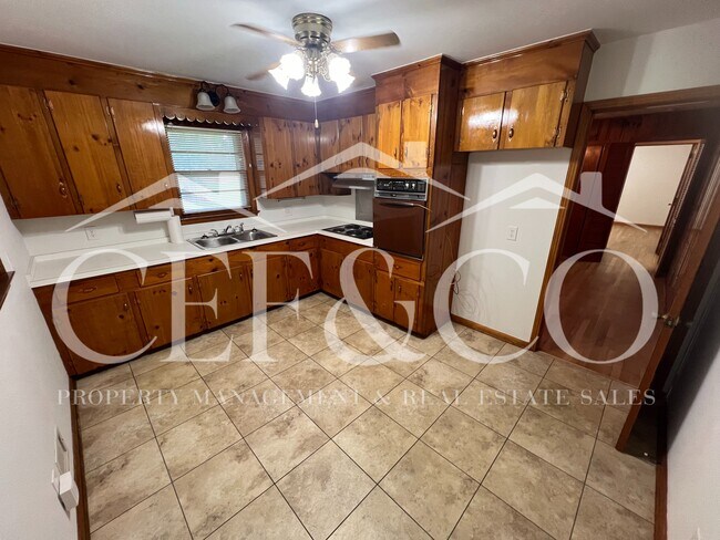 Building Photo - 412 Pierpont Avenue Ext