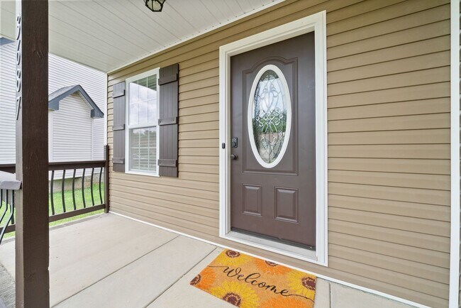 Building Photo - Large home in the Heart of Fox Crossing