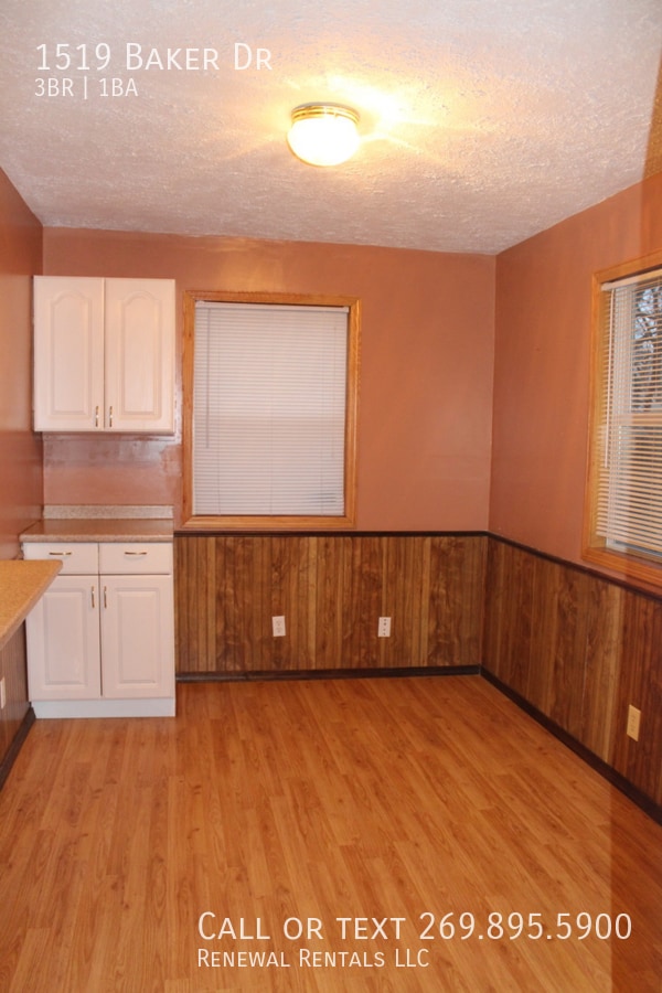 Building Photo - 1519 Baker Dr