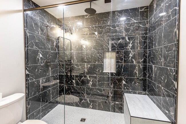 Building Photo - 120 College Street Rd