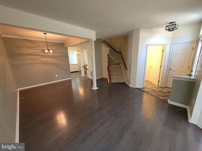 Building Photo - 4008 Spirea Ct