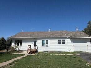 Building Photo - 3-Bedroom Home in Akron