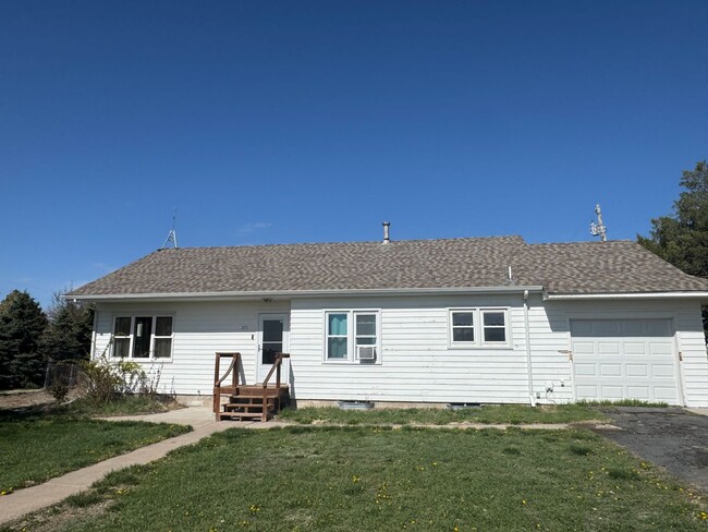 Primary Photo - 375 S Cedar Ave