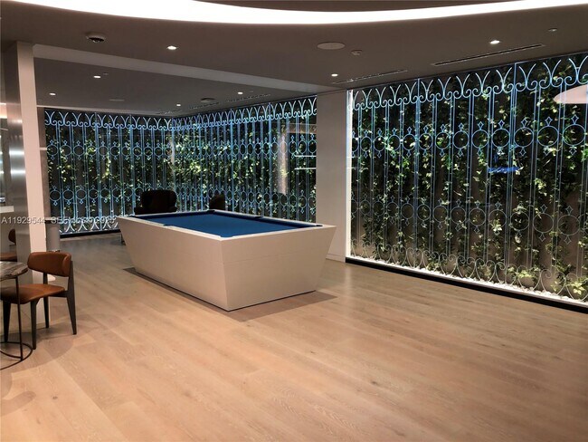 Building Photo - 1000 Brickell Plaza