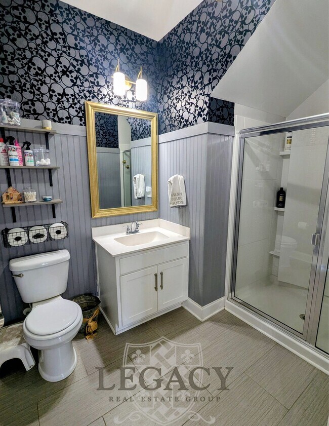 Building Photo - 6150 Christmas Dr