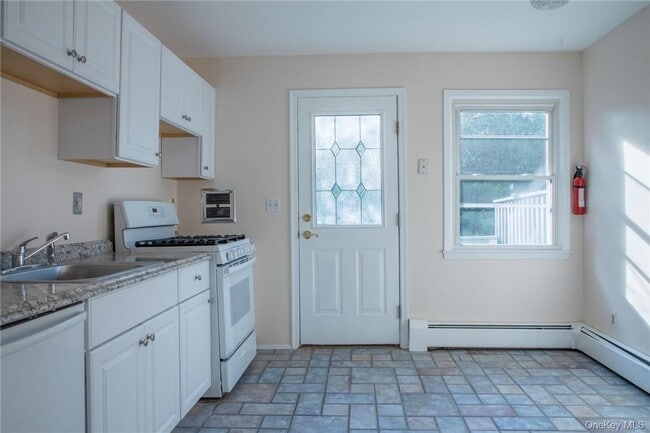 Building Photo - 8 Fillmore Ct