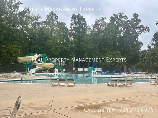 Building Photo - 6029 Whitechapel Ct