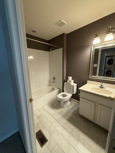 Building Photo - 1206 Delancey Way