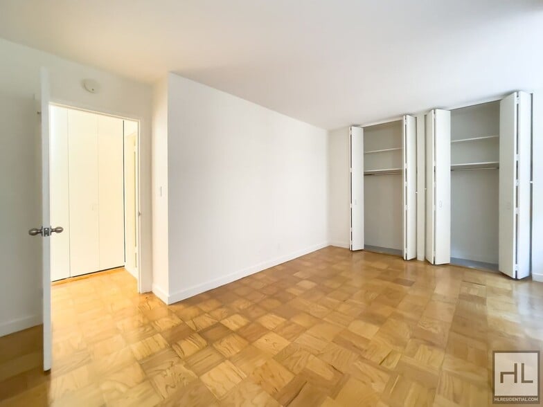 Building Photo - West 87th Street