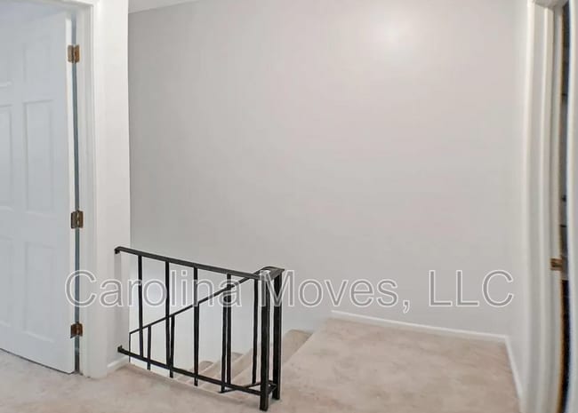 Building Photo - 8 St Mark Rd