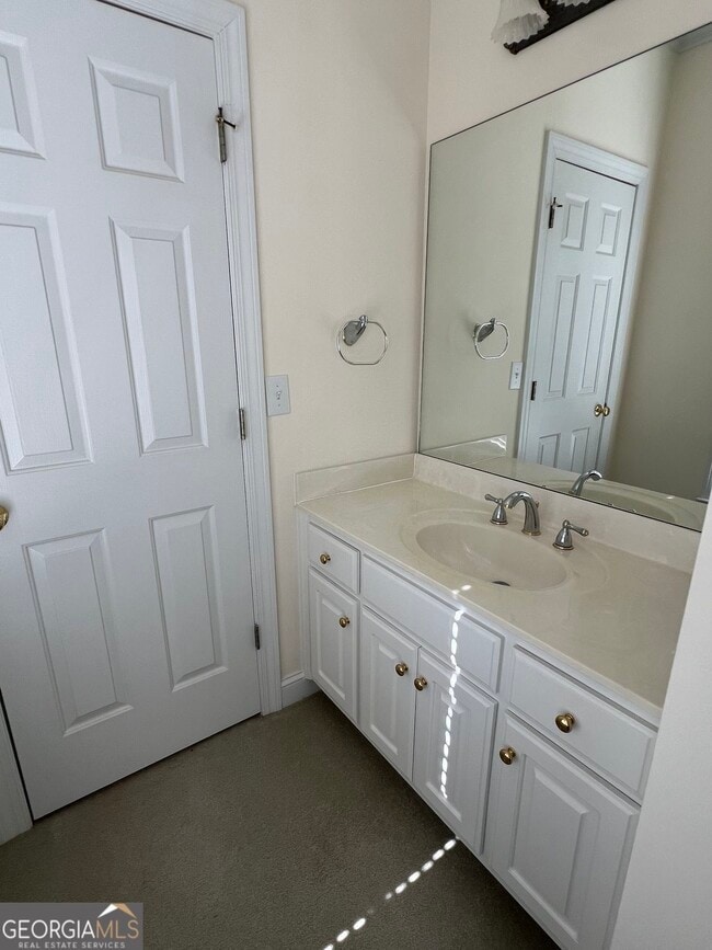 Building Photo - 678 Verney Dr