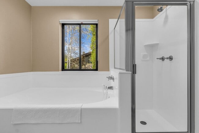 Building Photo - Cottage Loop Townhome